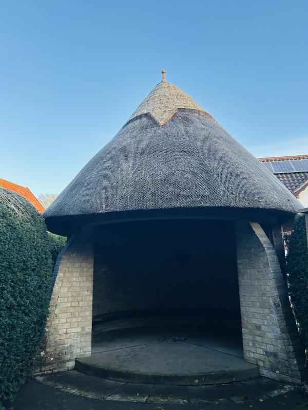 Hengrave Bus Stop rethatched Dec 2025